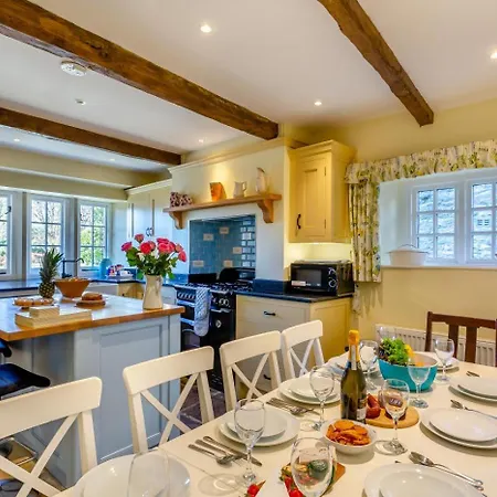 5 Bed In Oc-e30404 Holiday home