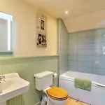 5 Bed In Oc-e30404 *